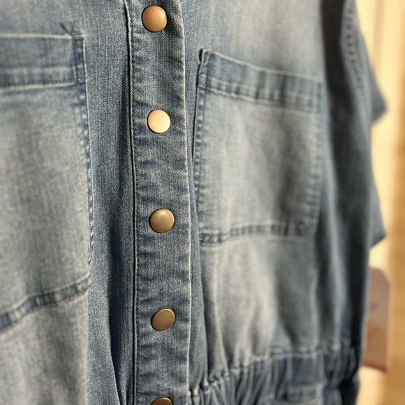 LIKE NEW A Beautiful Soul stretch waist denim romper size 3X. - Picture 4 of 6